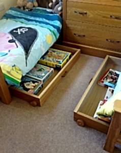 Under bed drawers on wheels